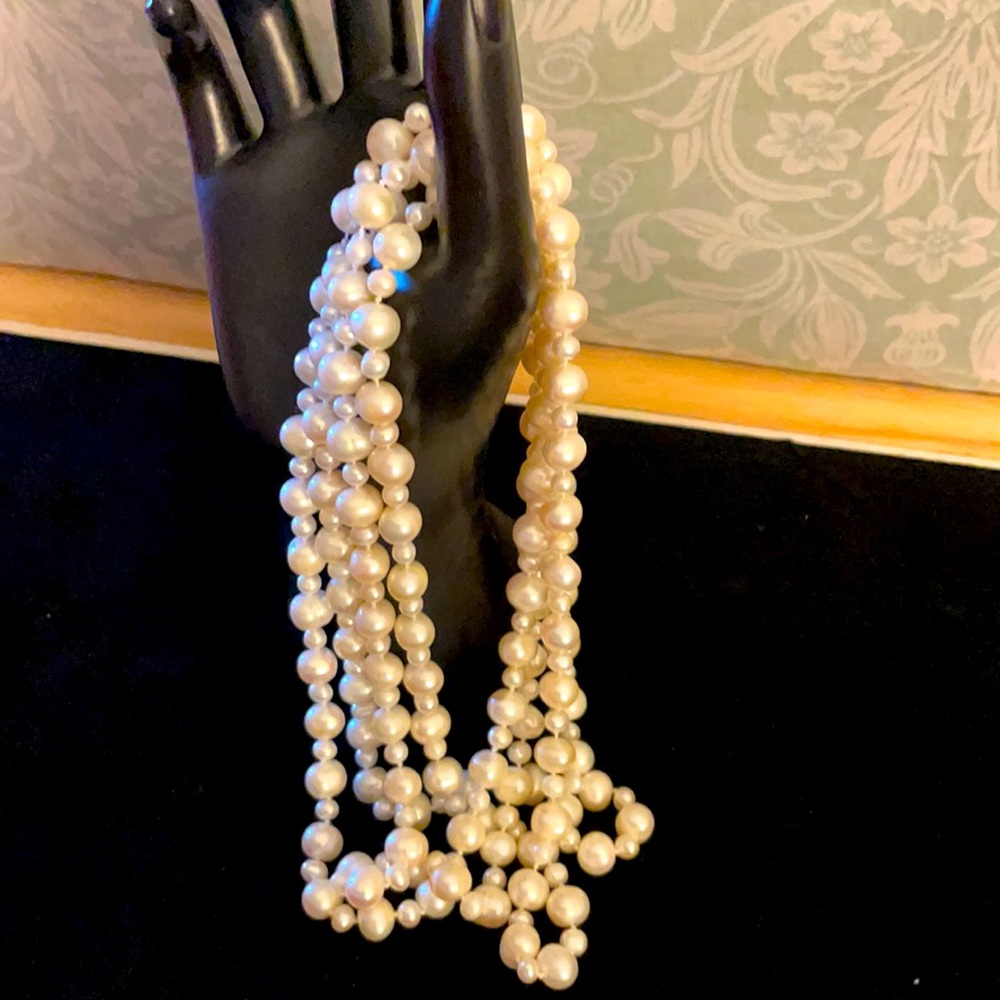 Gorgeous 34” faux Pearl Necklace